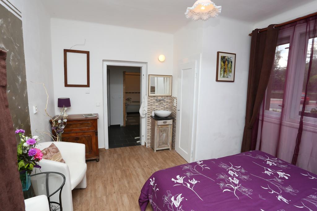 Vila Sazava Luaran gambar